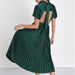 LULUS Radiant Reverie Emerald Plisse Short Sleeve Backless Midi Dress 💚 Size M